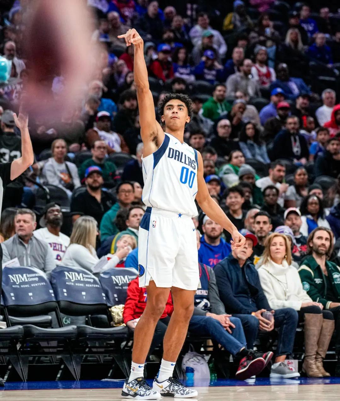 Kaiyun-巴特勒新星爆冷表现突出，日本队前途光明！比赛高潮迭起(巴特勒被禁赛了几次)